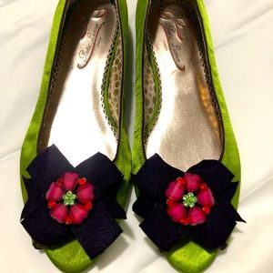 Poetic license Green flat jeweled shoes - size 6
